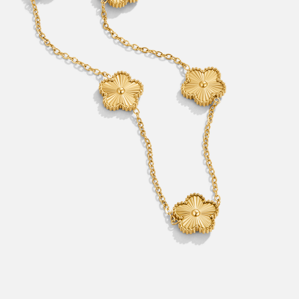 Collier doré Details