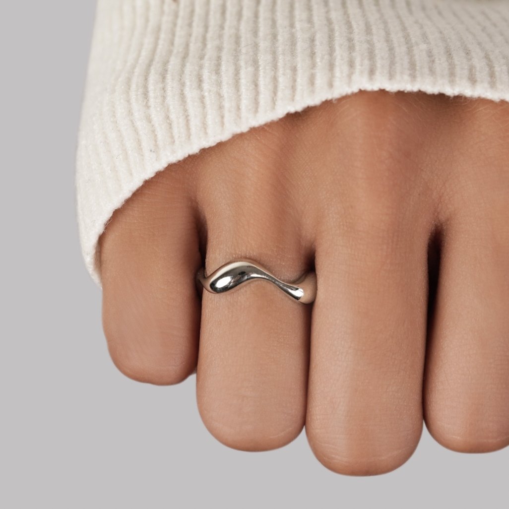 Bague argentée ondulée