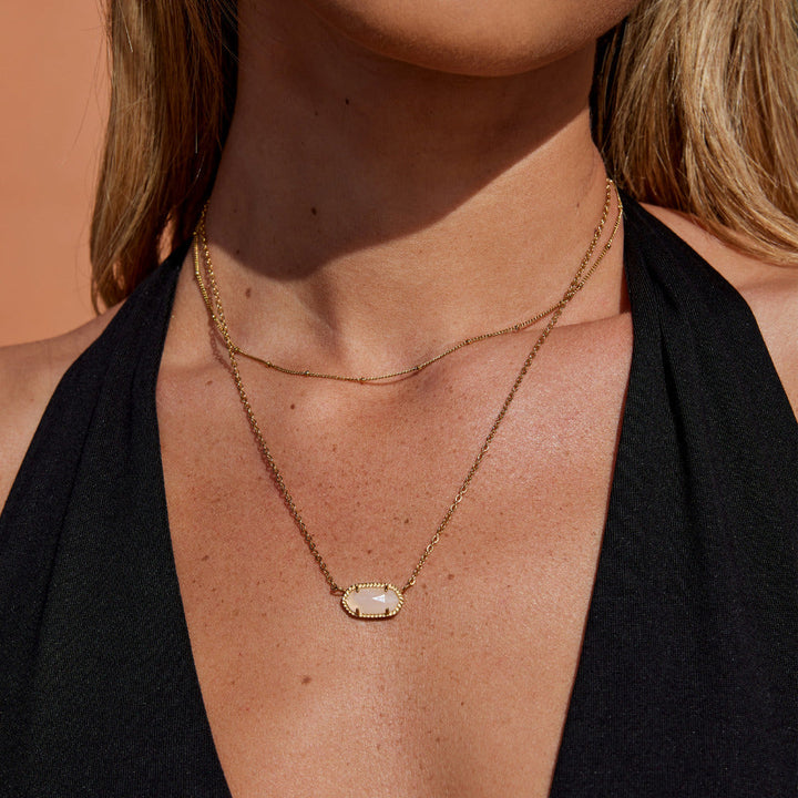 Collier avec pendentif z prírodného pierrea