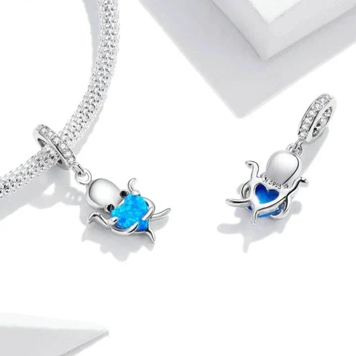 Charm Petit scarabée bleu - Maison Perle