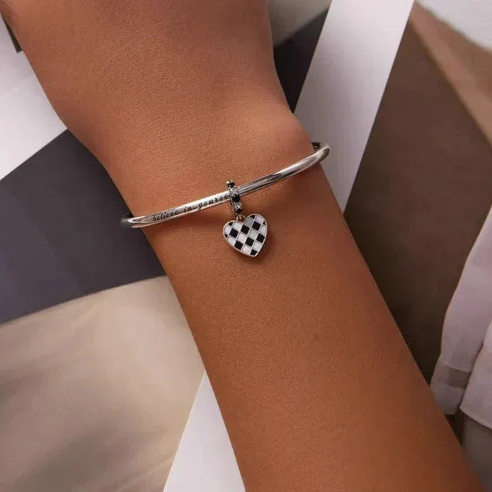 Charm Cœur à Motif Damier – Maison Perle