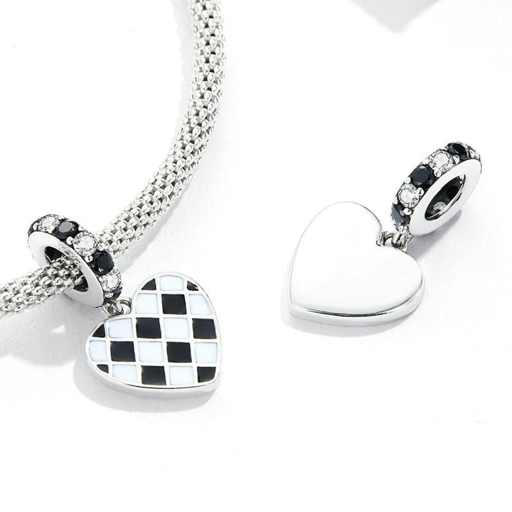 Charm Cœur à Motif Damier – Maison Perle