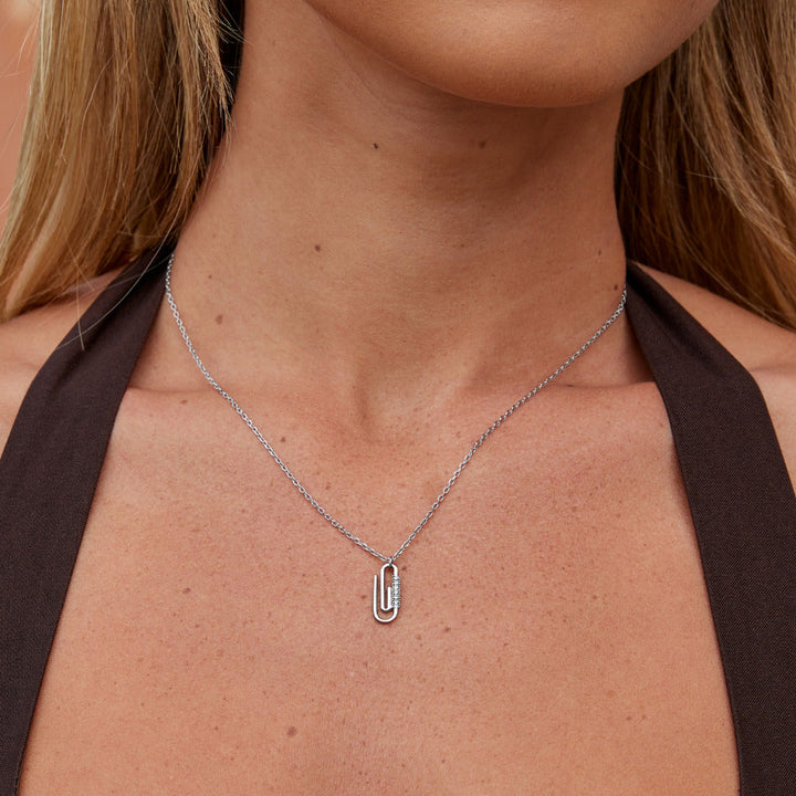 Argenté Collier avec fermoir en cristal