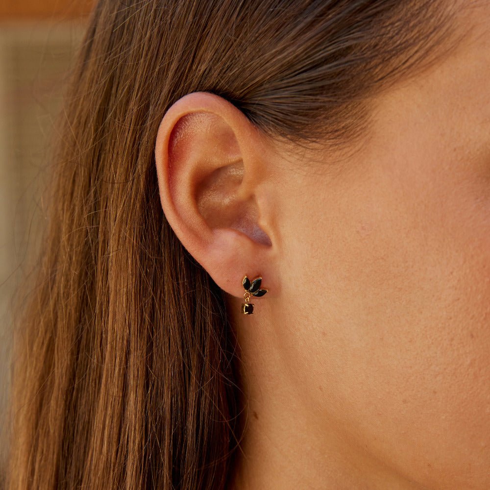 Boucles d’oreilles Amara fleur en cristal noir