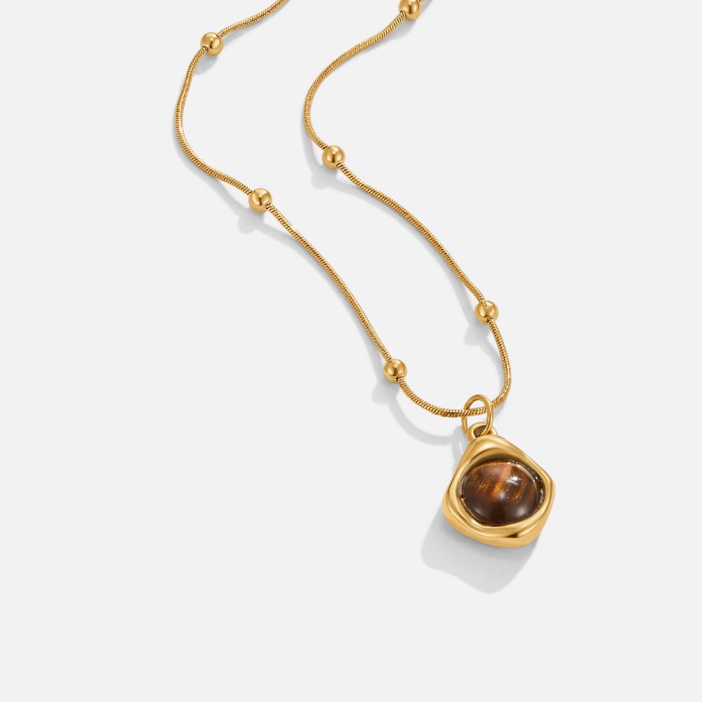 Collier s jantárovým príveskom