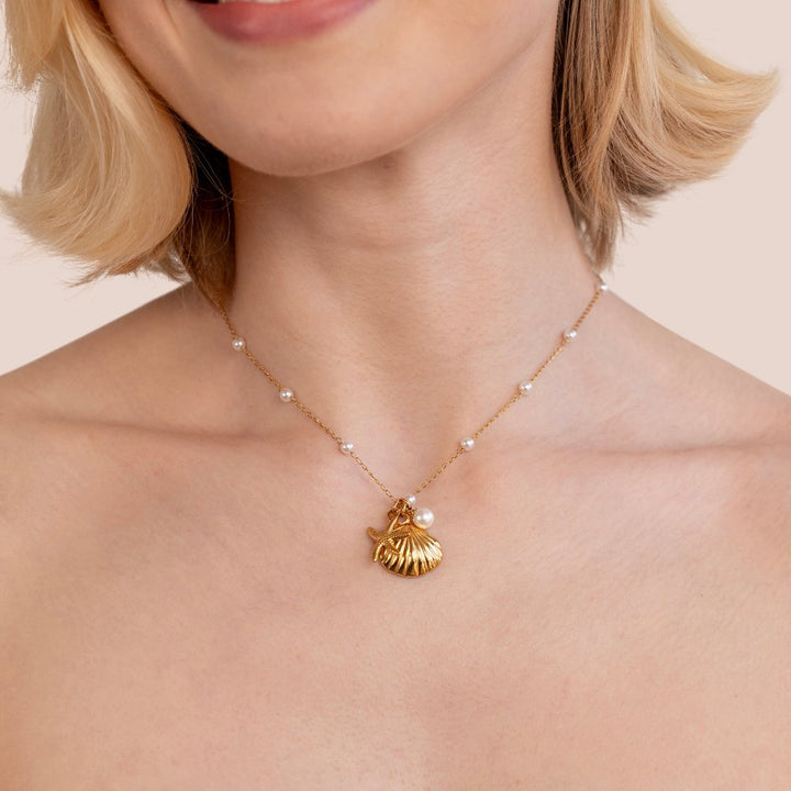 Collier s kúzlom mušle Aria
