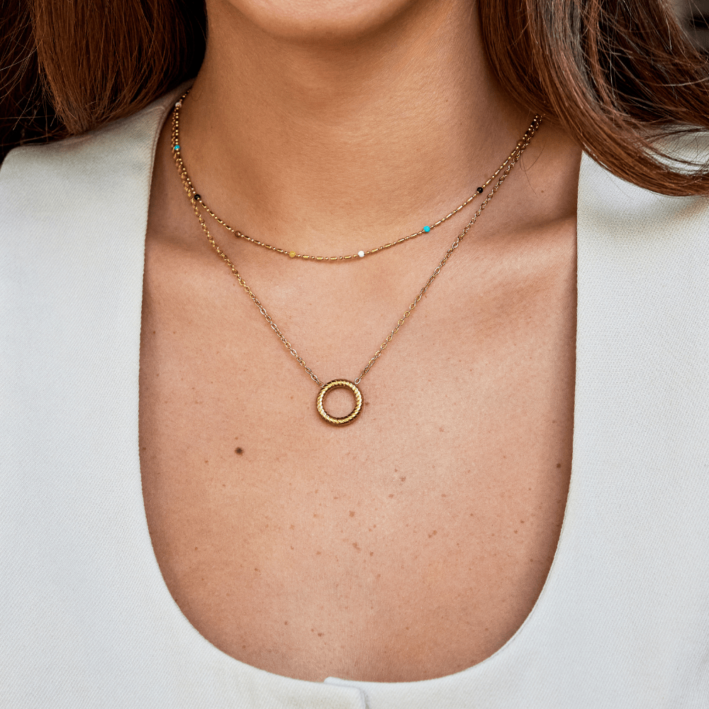 Collier Avery s príveskom