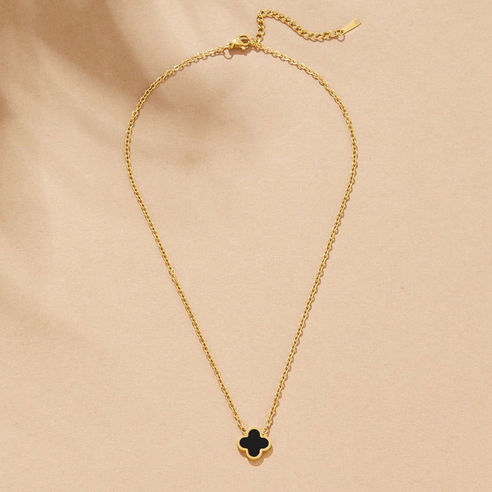 Collier trèfle noir