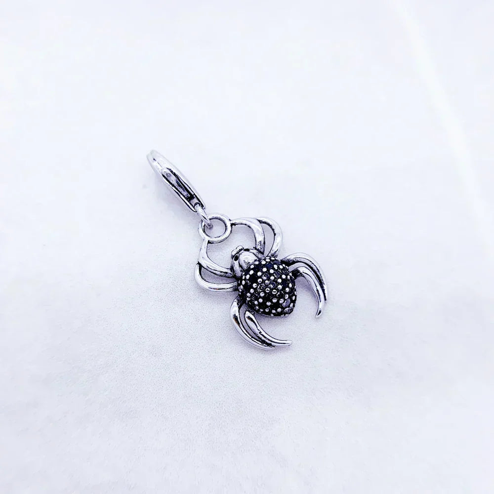 Charm Veuve noire - Maison Perle