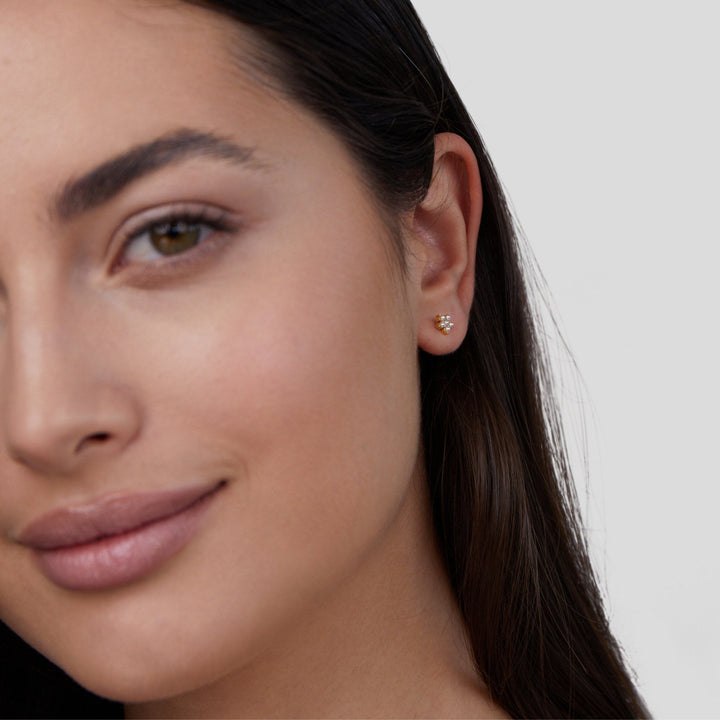 Boucles d’oreilles fleurs avec petite perle