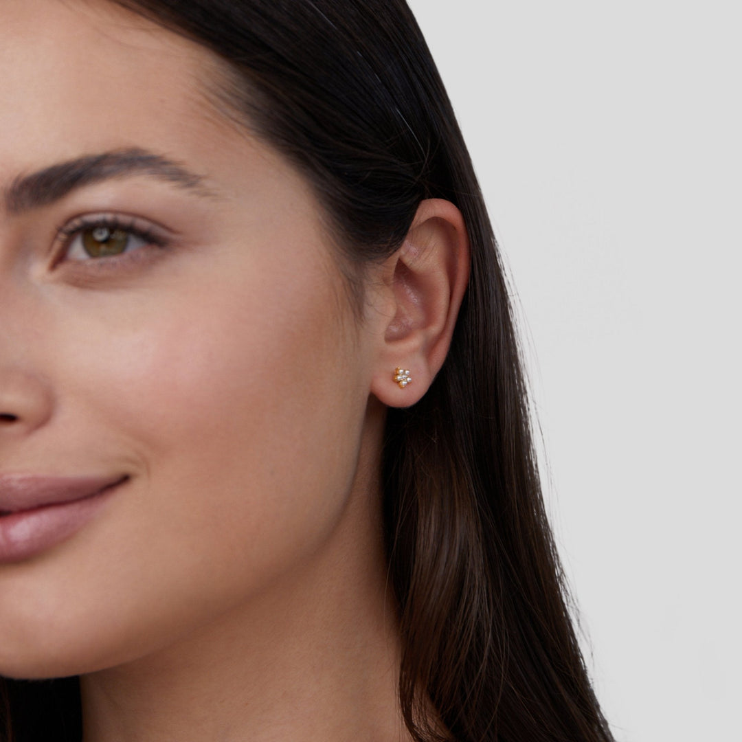 Boucles d’oreilles fleurs avec petite perle