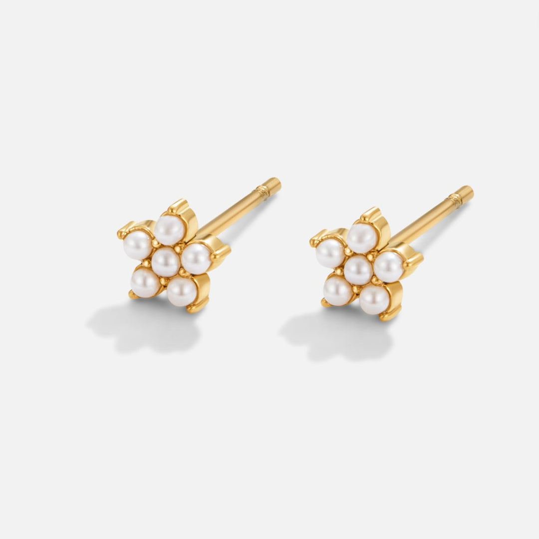 Boucles d’oreilles fleurs avec petite perle