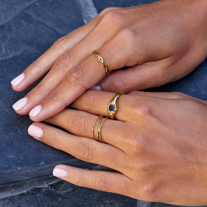 Bague céleste bleue étoilée