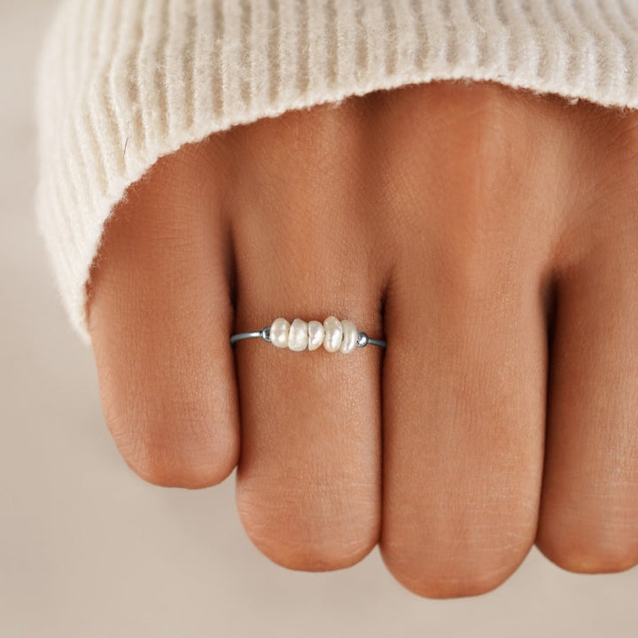 Bague classique argentée perle eau douce