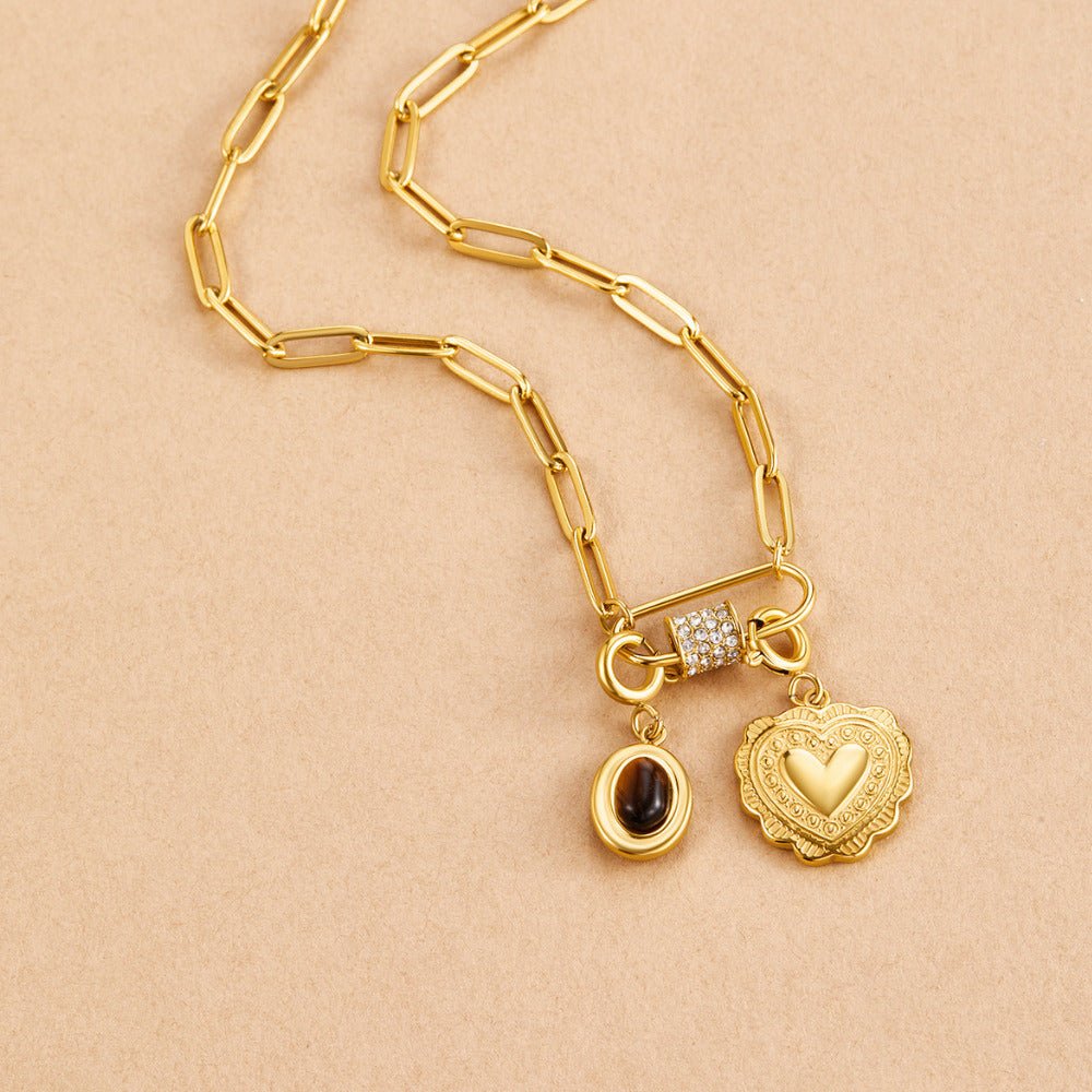 Collier avec pendentif v tvare kancelárskej sponky