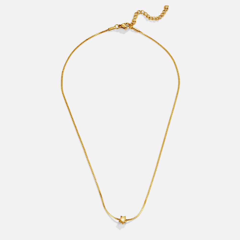 Jemný hviezdny pendentif na zlatej retiazke