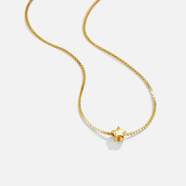 Jemný hviezdny pendentif na zlatej retiazke
