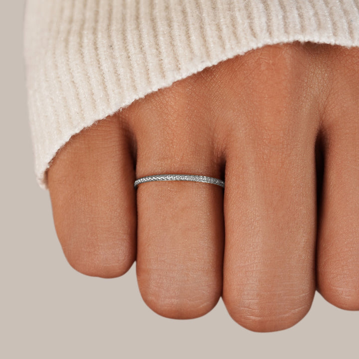Bague argentée éternité cristal