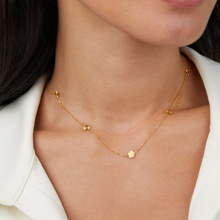 Collier Flower Power s retiazkou pozlátenou 18K zlatom