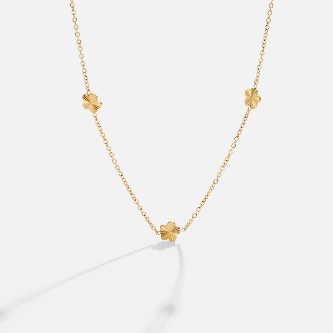 Collier Flower Power s retiazkou pozlátenou 18K zlatom