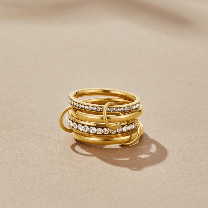 Bague éternité entrelacée cristal et dorée