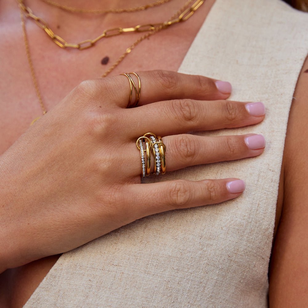 Bague éternité entrelacée cristal et dorée