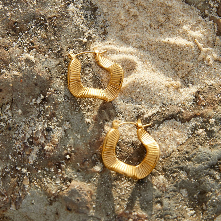 Créoles géométriques dorées
