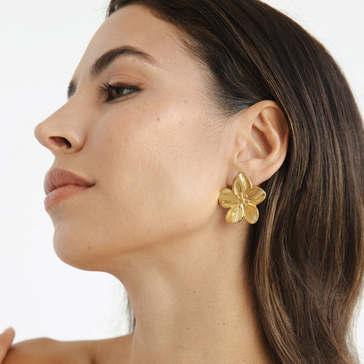 Boucles d’oreilles florales dorées