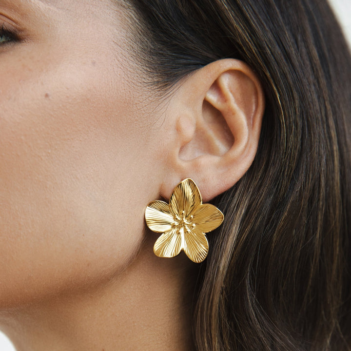 Boucles d’oreilles florales dorées
