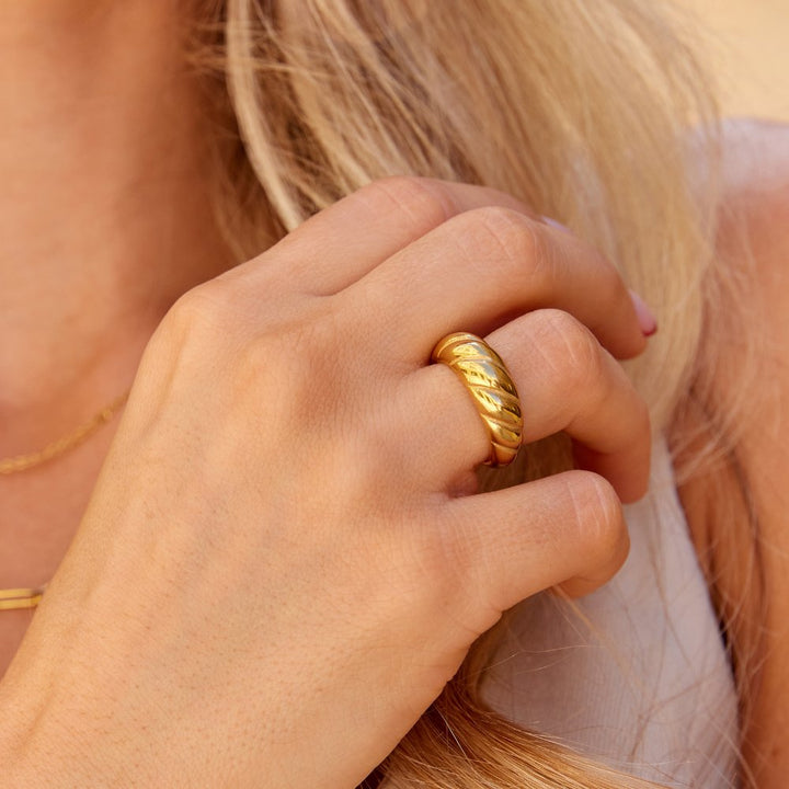 Bague dorée