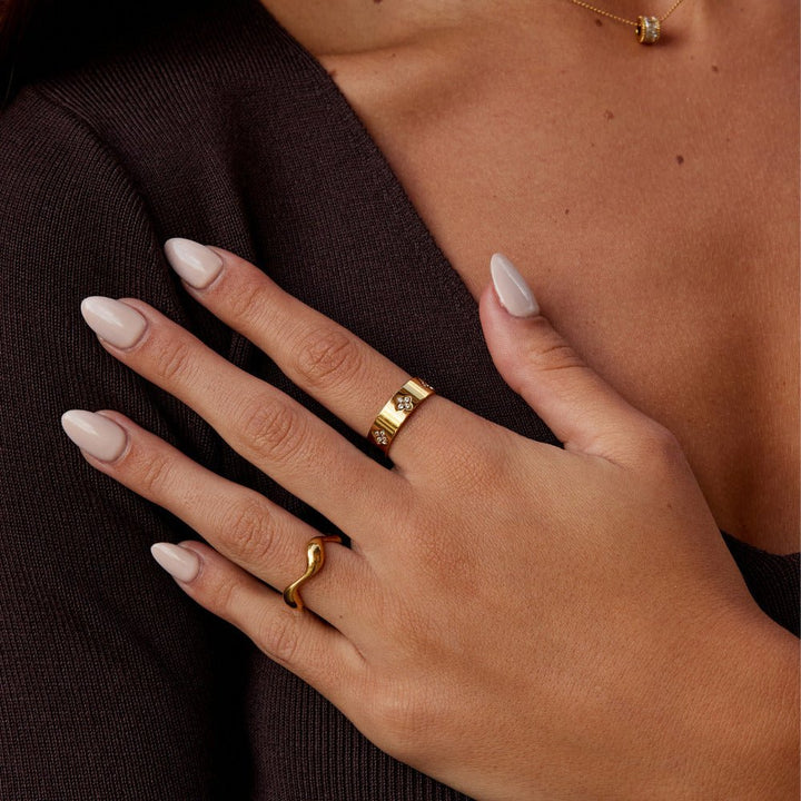 Bague dorée cristal ajourée