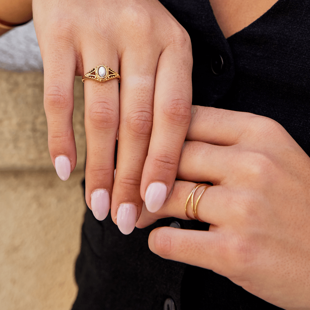 Bague dorée infini