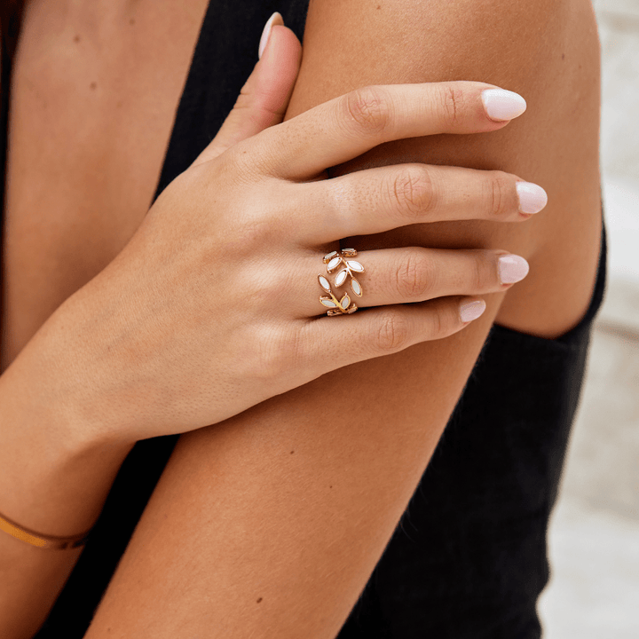 Bague dorée feuille