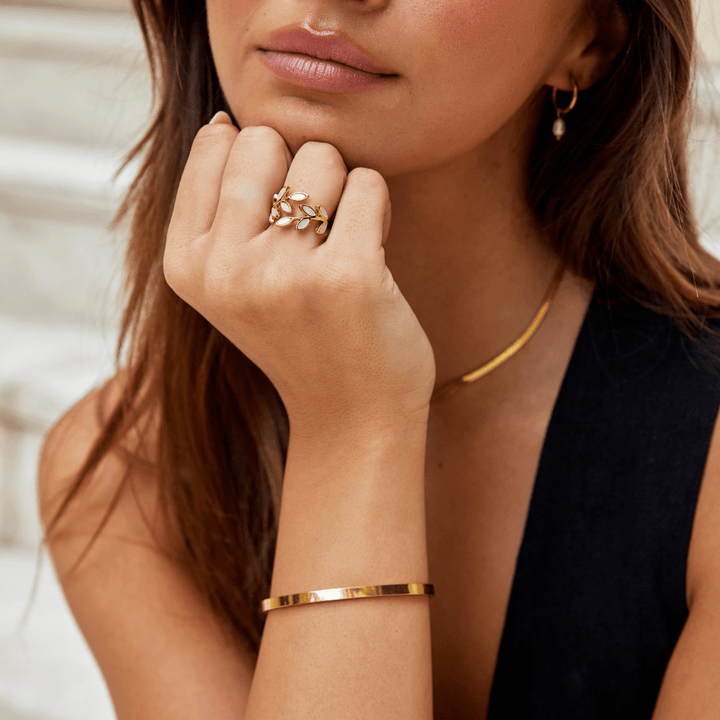 Bague dorée feuille