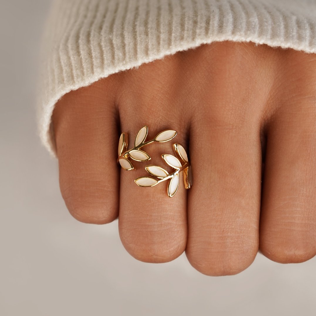 Bague dorée feuille
