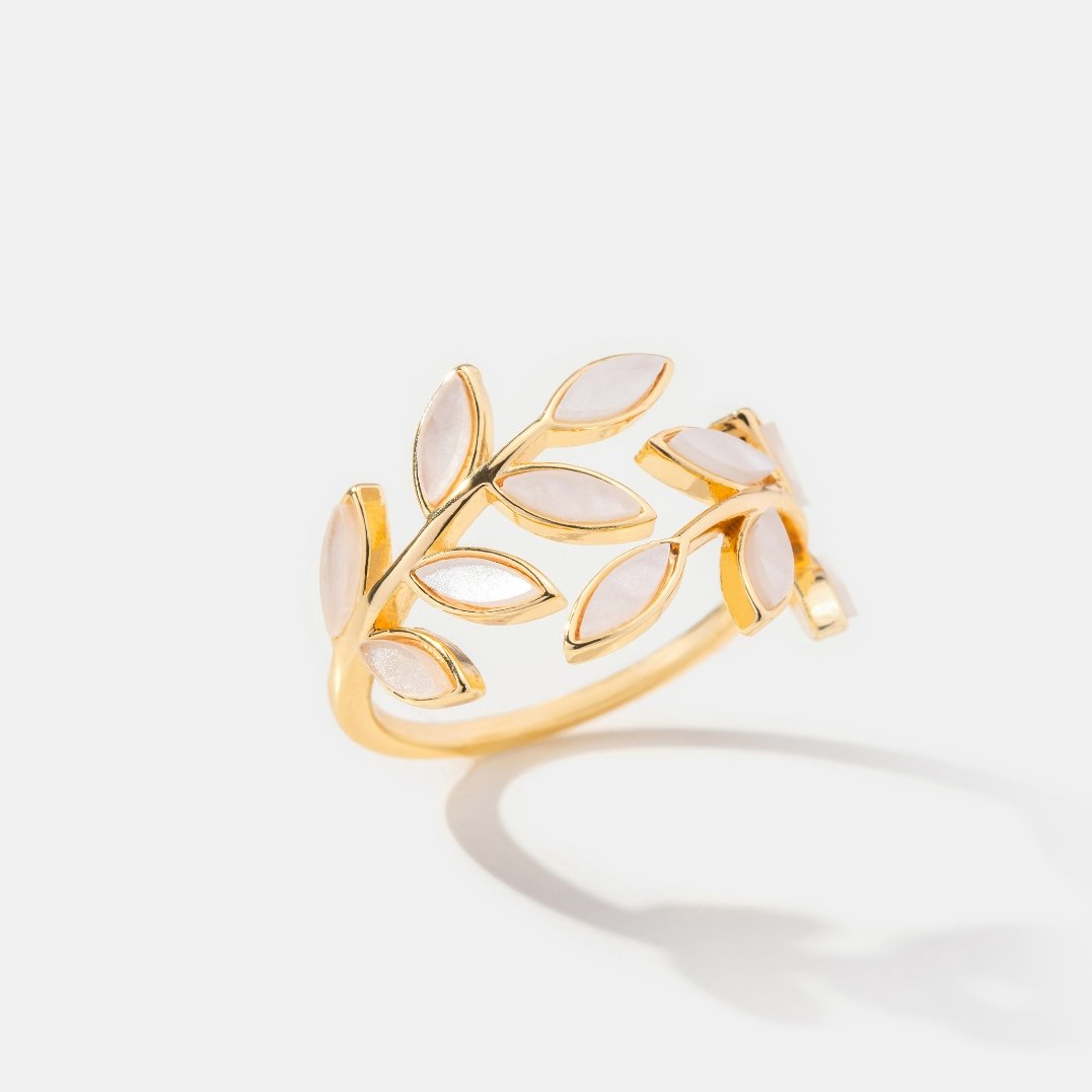 Bague dorée feuille