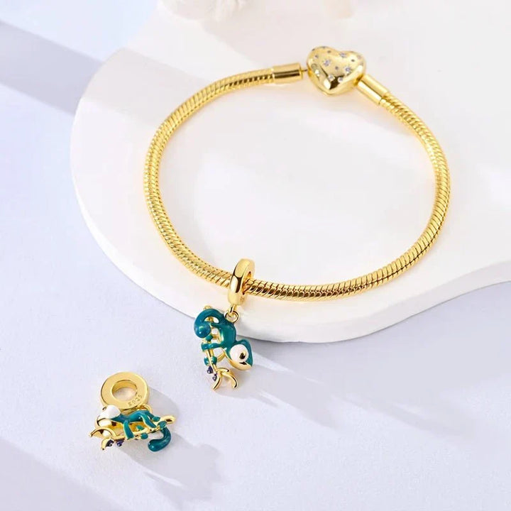 Charm Caméléon doré - Maison Perle