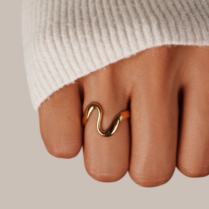 Bague dorée ondulée