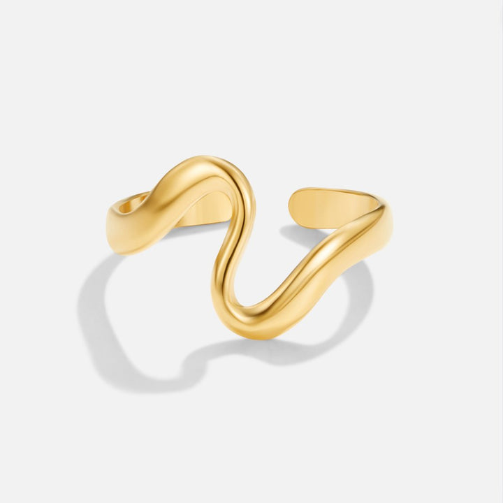 Bague dorée ondulée