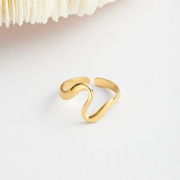Bague dorée ondulée