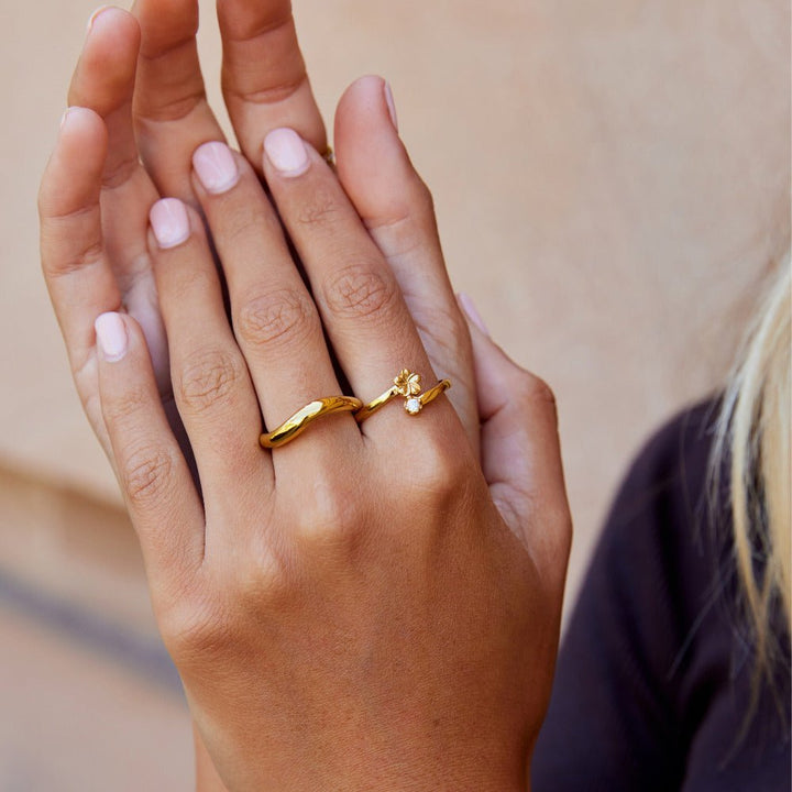 Bague dorée florale