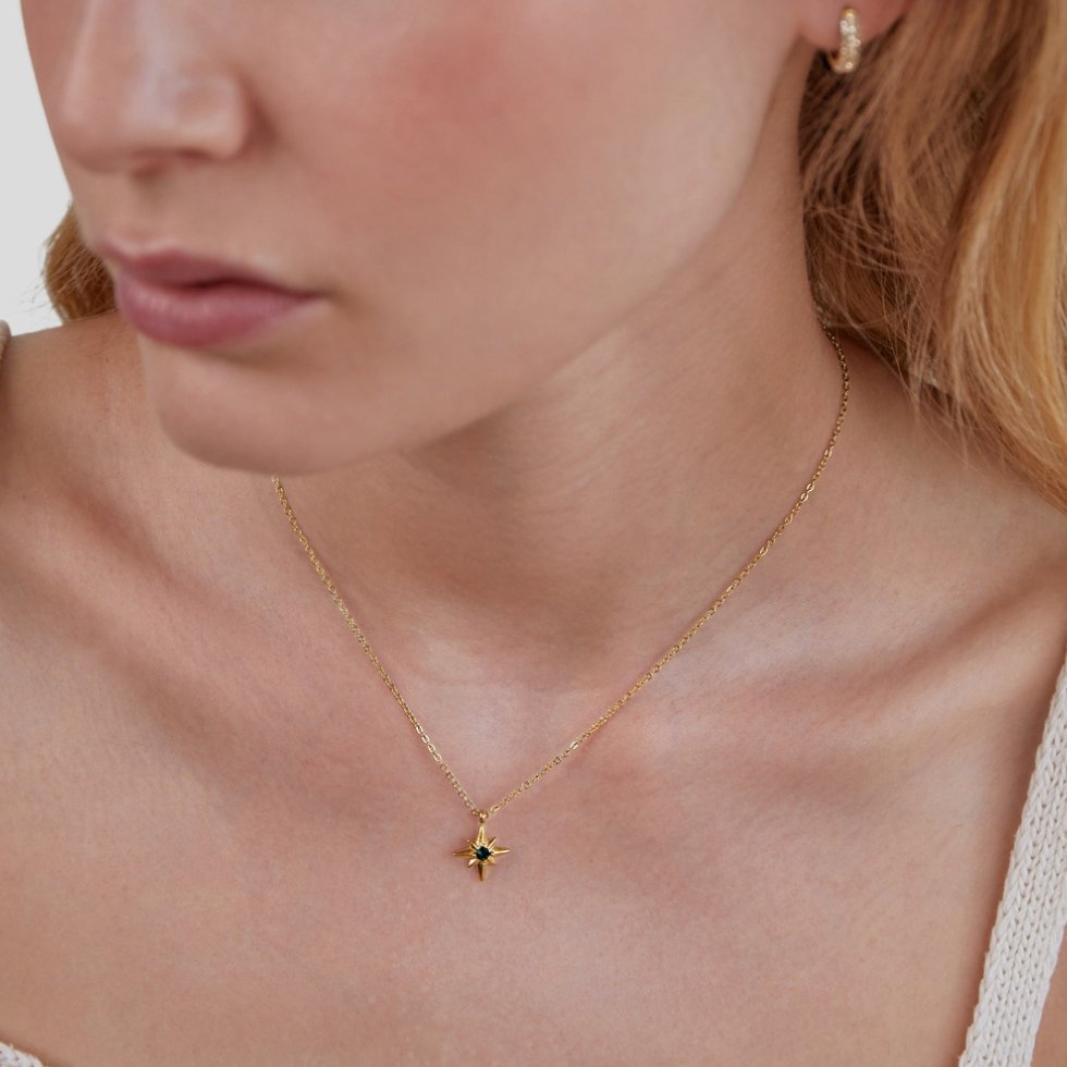 Collier Guiding Star avec cristal émeraude