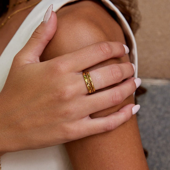 Bague Hella dorée empilée