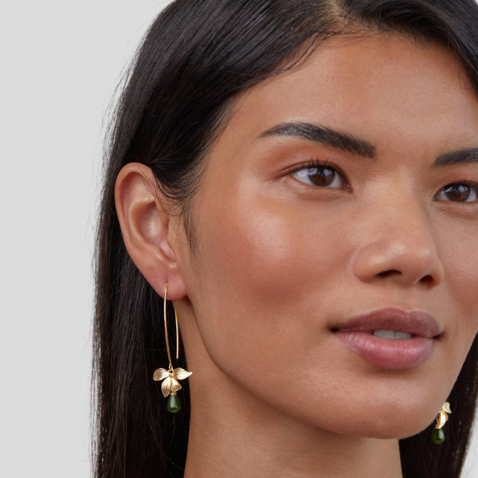 Boucles d’oreilles en perle de jade avec gouttes florales