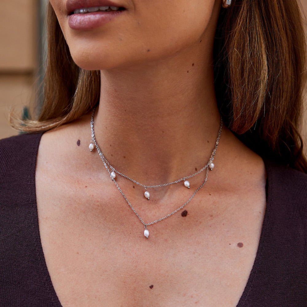 Collier argenté Kayla s perlovou kvapkou
