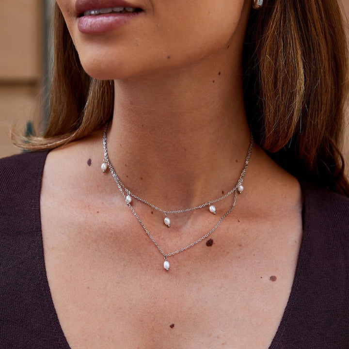 Collier argenté Kayla s perlovou kvapkou