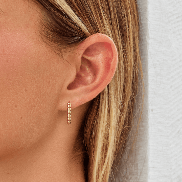 Boucles d’oreilles dorées Leona avec perles