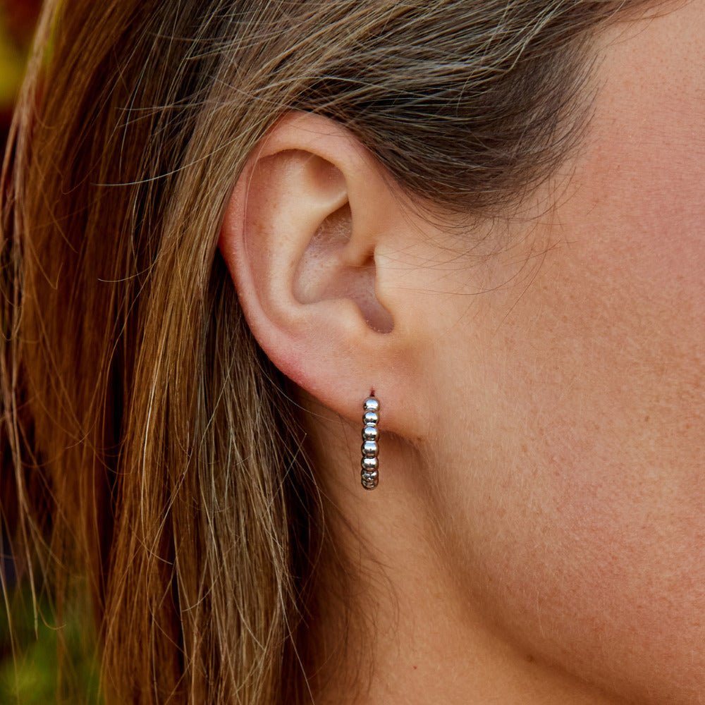 Boucles d’oreilles argentées Leona avec perles