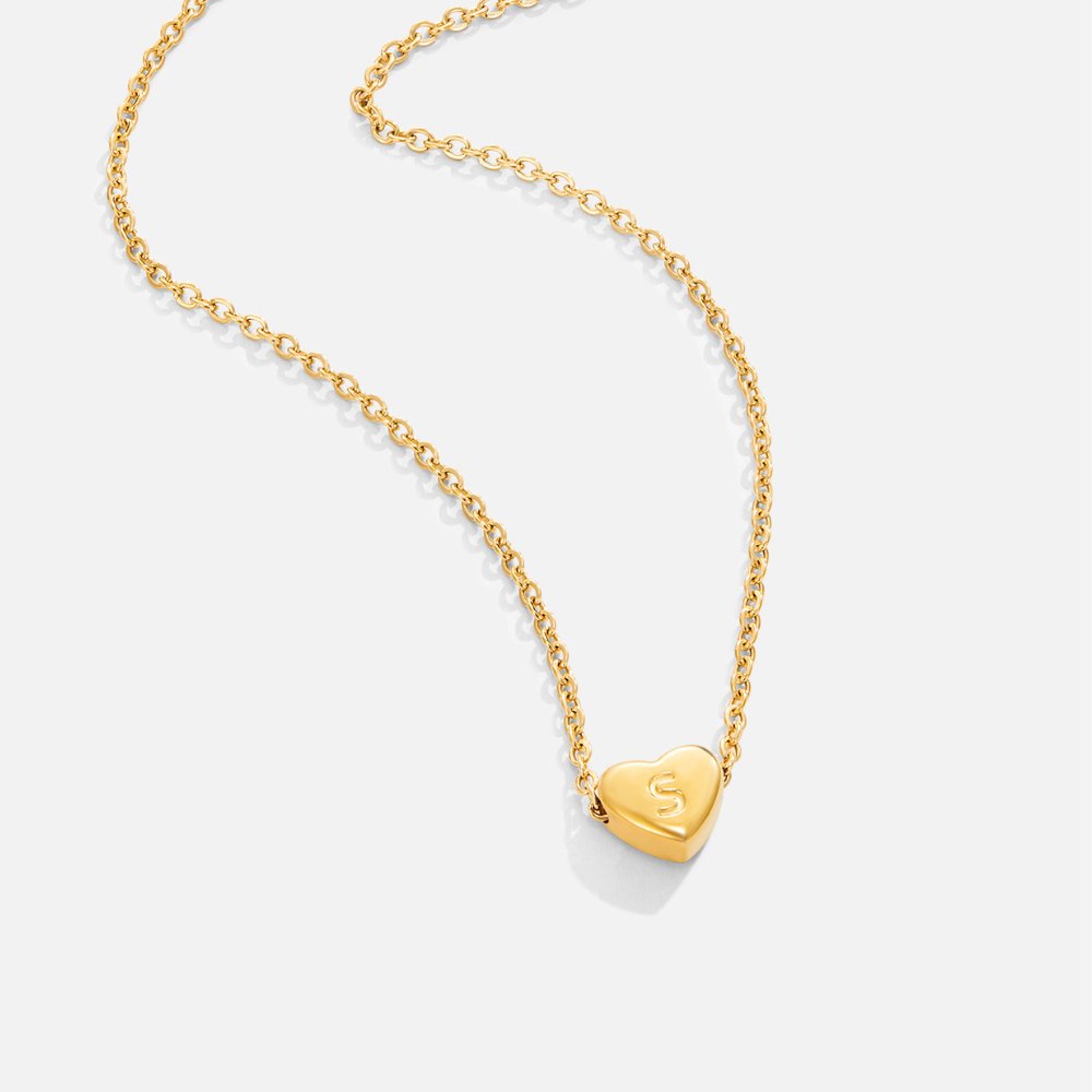 Collier so srdcom a iniciálou