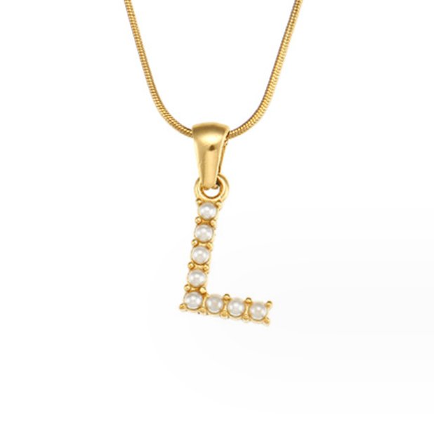 Collier s písmenami a perlami